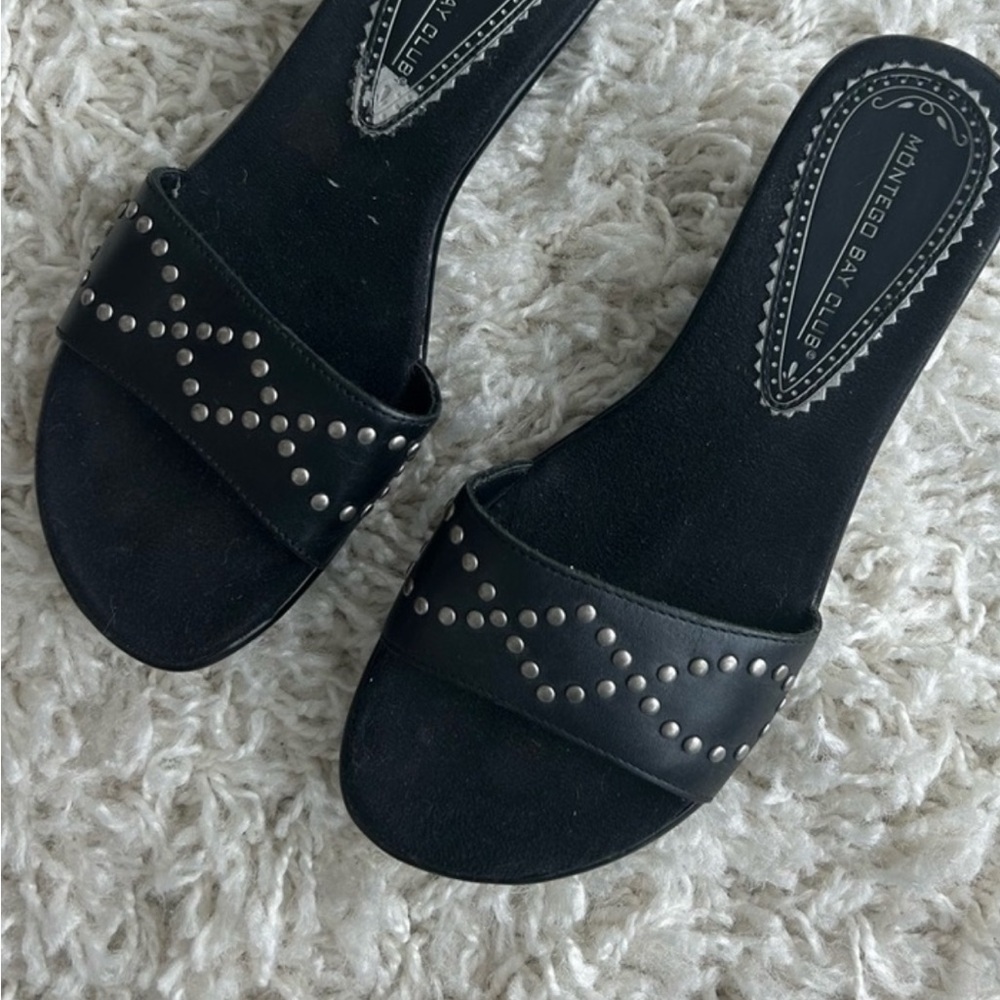 Leather sandals